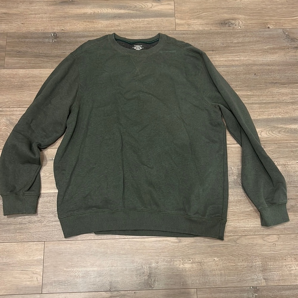 G.H. Bass & Co sweatshirt